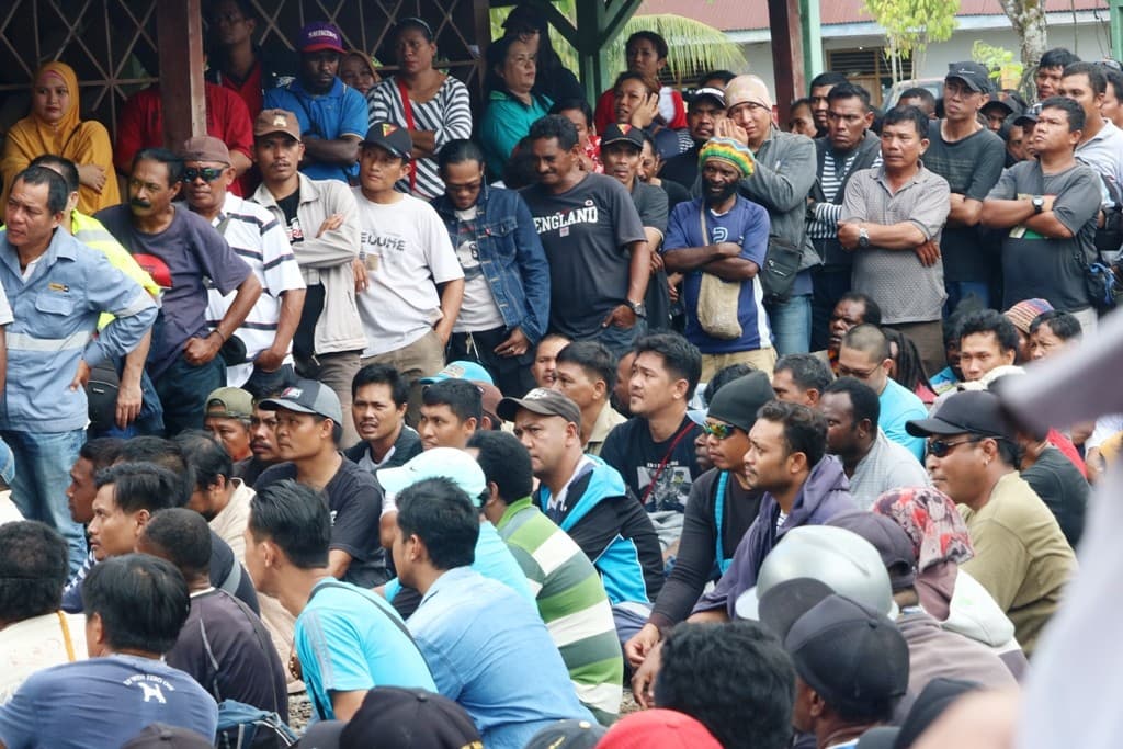 Sejumlah pekerja mogok kerja PT Freeport Indonesia (PTFI) (Foto REQnews/Bos)