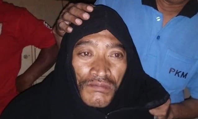 Pria berkumis pakai cadar (Foto:Istimewa)