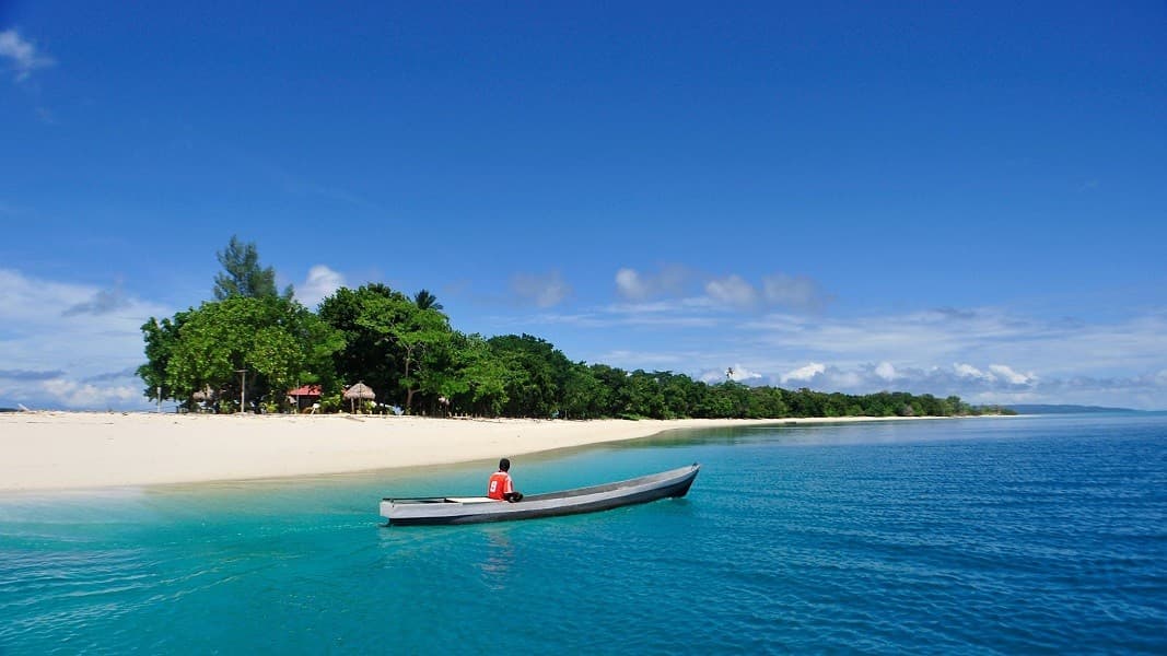 Pulau Morotai (Foto:ksmtour.com)