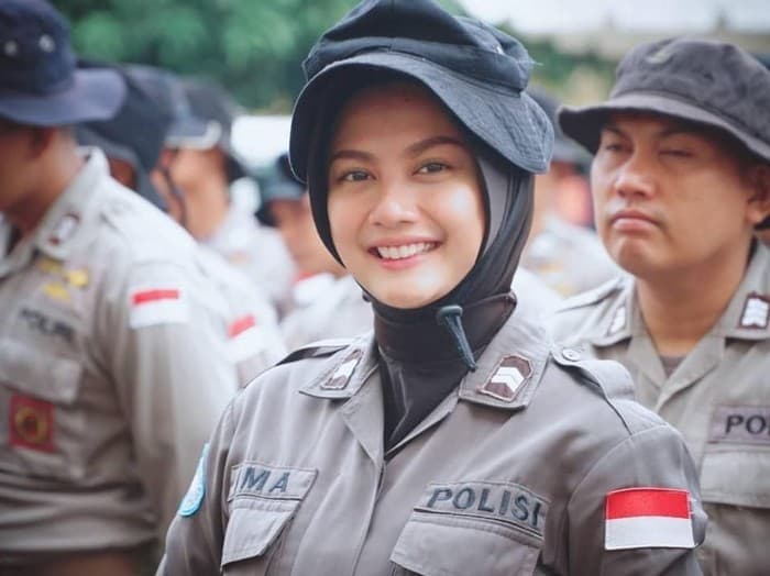 Polwan Cantik ( Foto: istimewa)