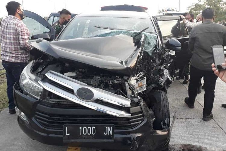 Kabar Duka Datang dari Kapolda Jatim Irjen Fadil, Mobil Ajudannya Kecelakaan