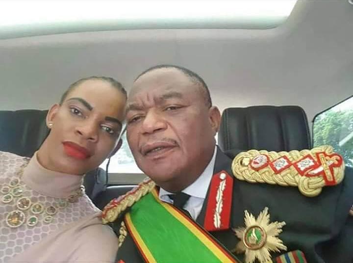 Wakil Presiden Zimbabwe Constantino Chiwenga  Bersama Istri (Foto:Istimewa)