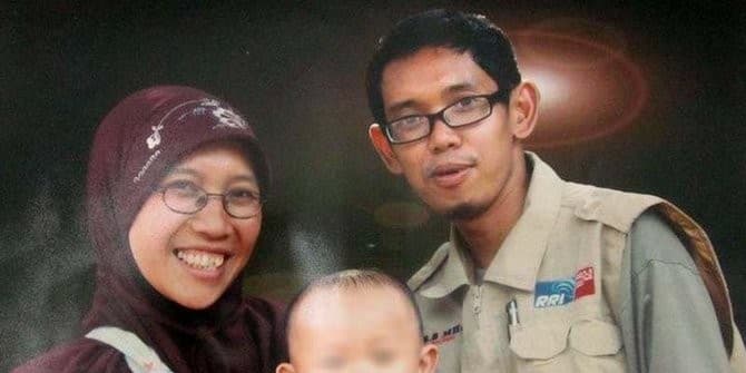 Kades Batur Ahmad Fauzi bersama istri