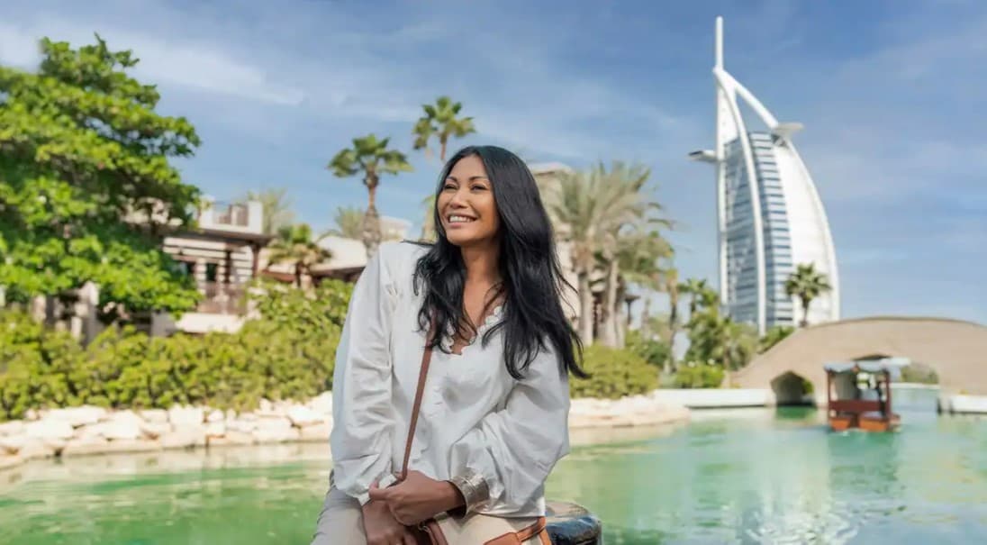 Anggun mengeksplor wisata Dubai. 