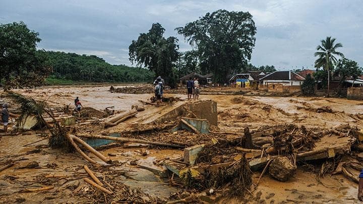 Banjir bandang di Lebak, Banten (foto: Tempo)