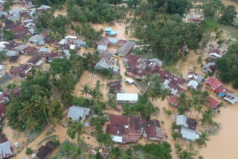 Banjir di Solok Selatan (foto: istimewa)
