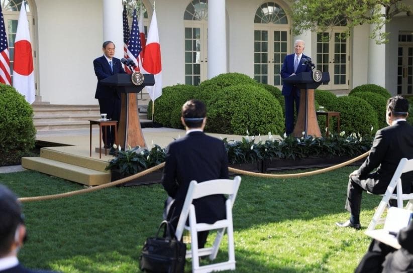 Pertemuan Perdana Menteri Suga dan Presiden AS Joe Biden di Gedung Putih (Foto:Reuters)