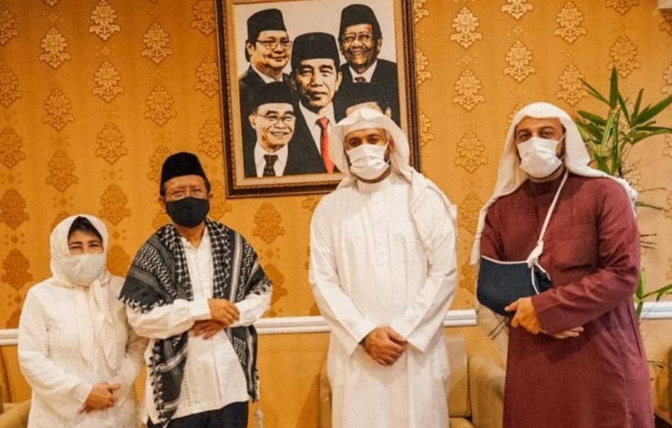 Sambangi Rumah Mahfud, Ini yang Dibahas Syekh Ali Jaber