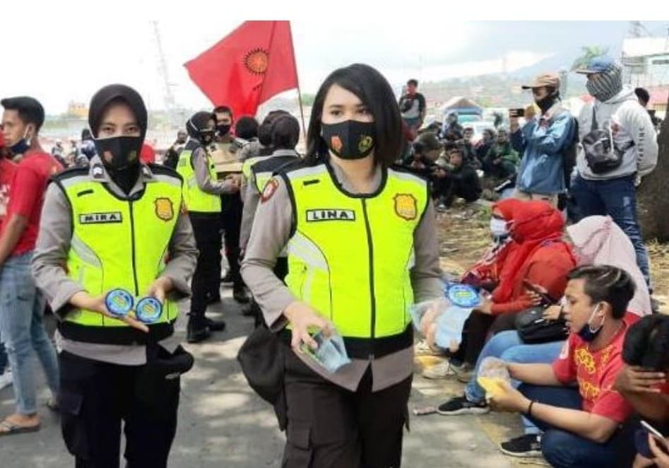 Aksi Polwan Cantik Polresta Bandung (Foto: Istimewa) 