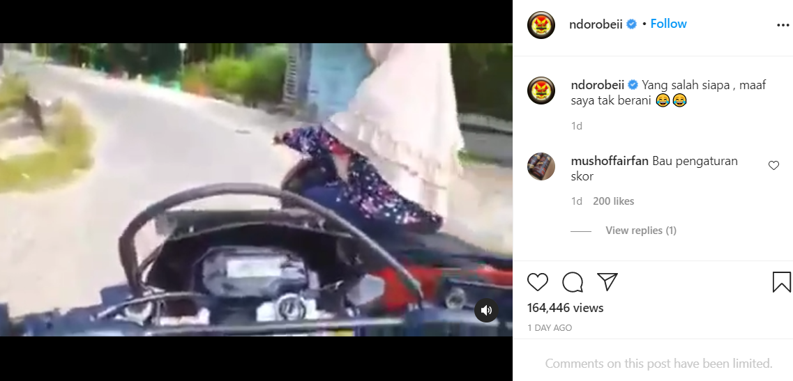 Ibu pengendara motor matic marah-marah ke pengendara lain (Foto: @ndorobeii)