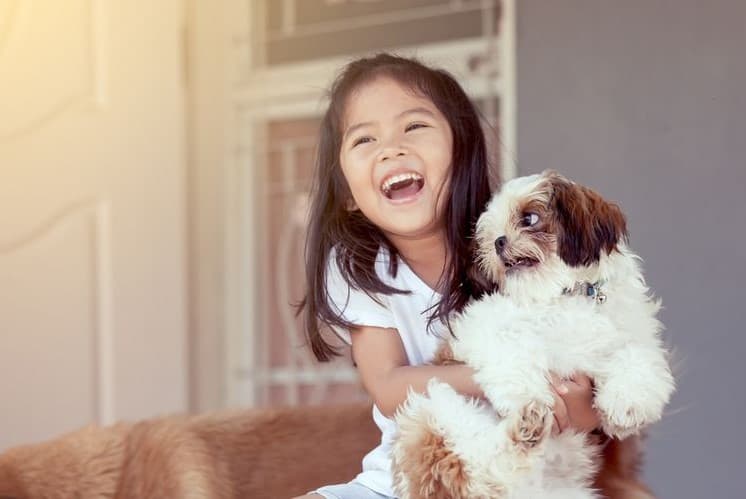 Ilustrasi anak dan anjing