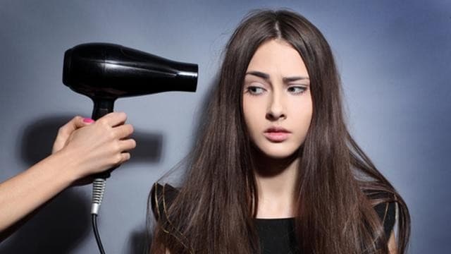 Ngaco! Politisi AS Sebut Meniupkan Hidung Pakai Hair Dryer Bisa Sembuhkan Corona (Foto: Istimewa)