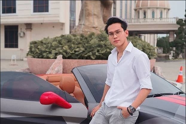 Selebgram/Youtuber Indra Kenz
