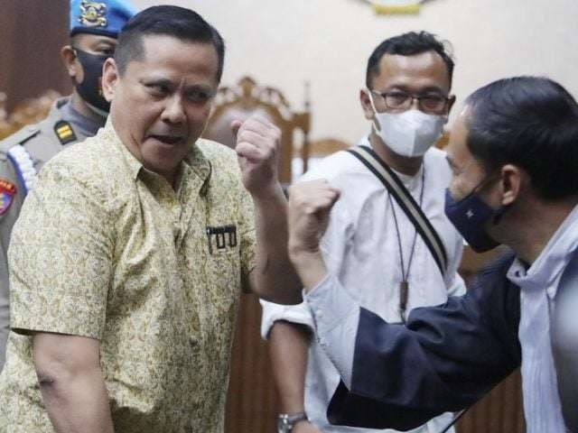 Irjen Napoleon Bonaparte goyang TikTok (foto: istimewa)