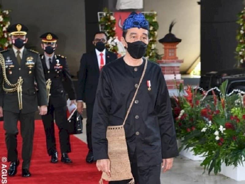 Presiden Jokowi Gunakan pakaian Adat Baduy (Foto: Instagram/@jokowi)
