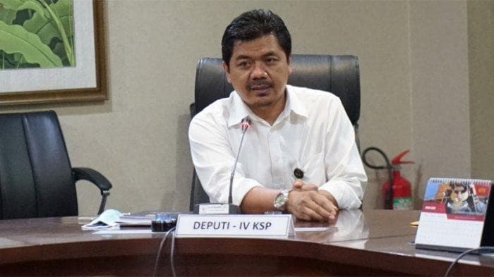 Ketua Tim Seleksi Calon Anggota Komisi Pemilihan Umum (KPU) dan Calon Anggota Badan Pengawas Pemilihan Umum (Bawaslu) 2022-2027, Juri Ardiantoro. Sebelumnya dia menjabat Ketua KPU pada 2016-2017. Dia juga pernah menjadi tim sukses Jokowi-Ma’ruf yang saat 