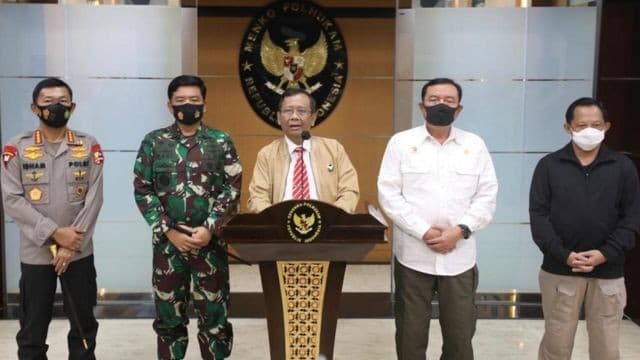 Konferensi Pers Menkopolhukam Mahfud MD tanggapi demo Omnibus Law (Foto: Istimewa)