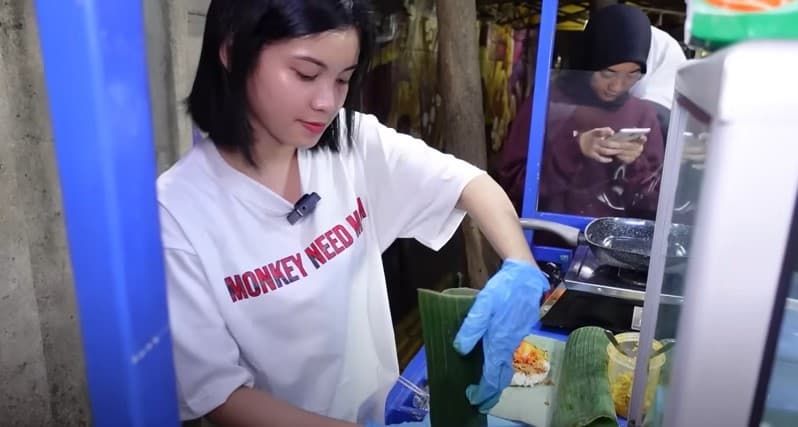 Warung nasi bakar yang lagi viral milik Melati Eks JKT48.