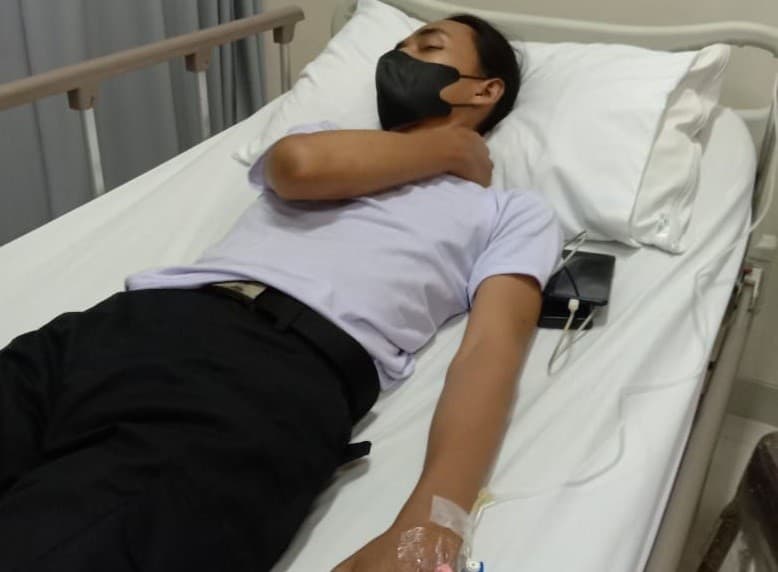 MFA, mahasiswa yang dibanting Brigadir NP saat aksi demonstrasi di depan kantor Bupati Tangerang sedang dirawat di rumah sakit