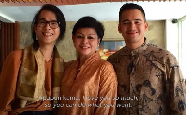 Oscar Lawalata bersama Ibu dan Adiknya (Foto:Istimewa)