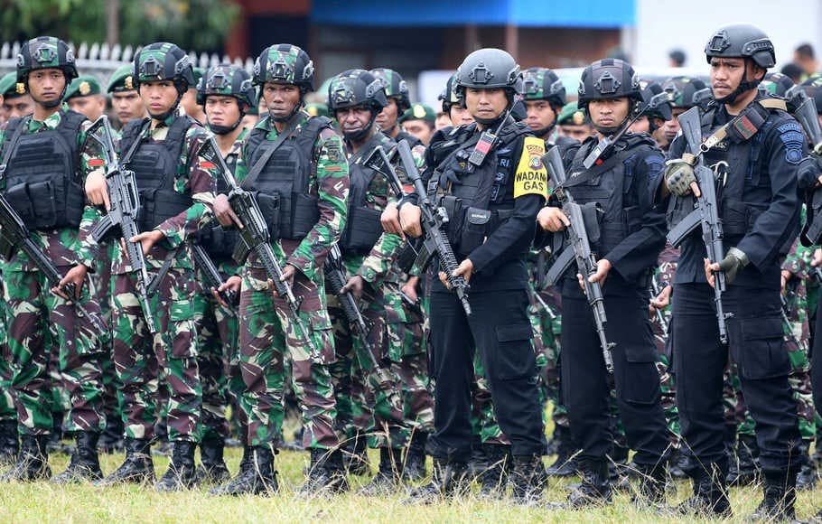 Ilustrasi pasukan gabungan TNI-Polri