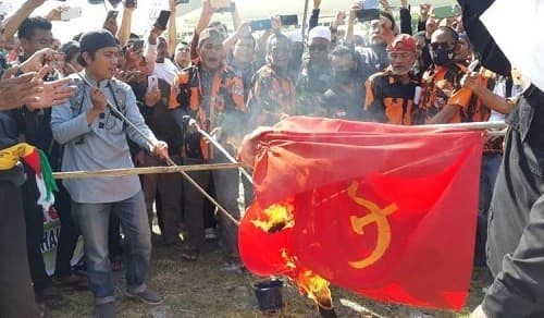 Pembakaran bendera PKI (foto: istimewa)