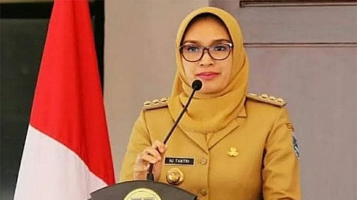 Bupati Probolinggo Puput Tantriana Sari