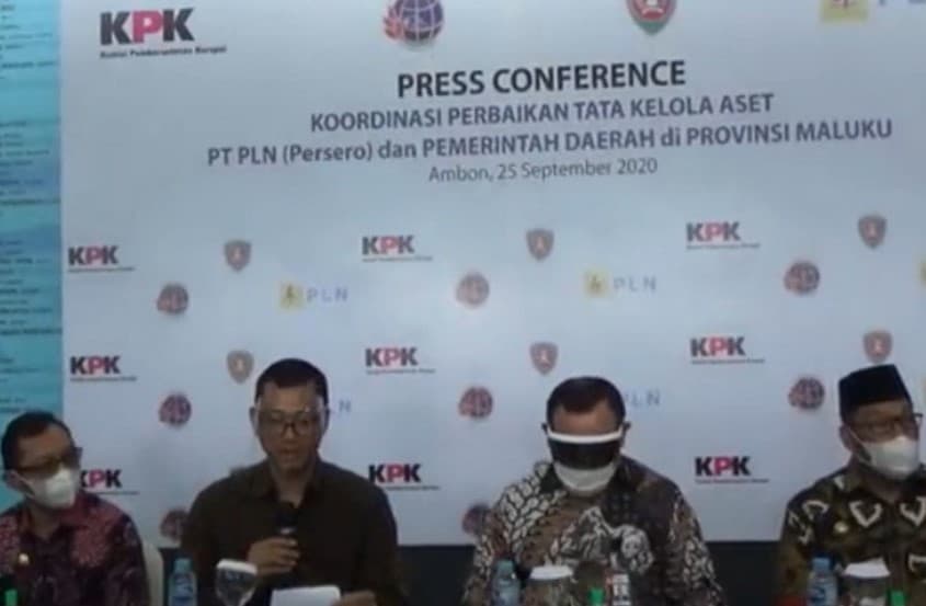 Kunjungan ke Ambon, Gaya Faceshield Firli Bahuri Mirip Kamen Raider (Foto: Istimewa)
