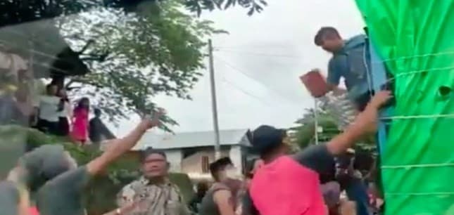 Bantuan korban gempa Sulbar dijarah. (Foto: Youtube)