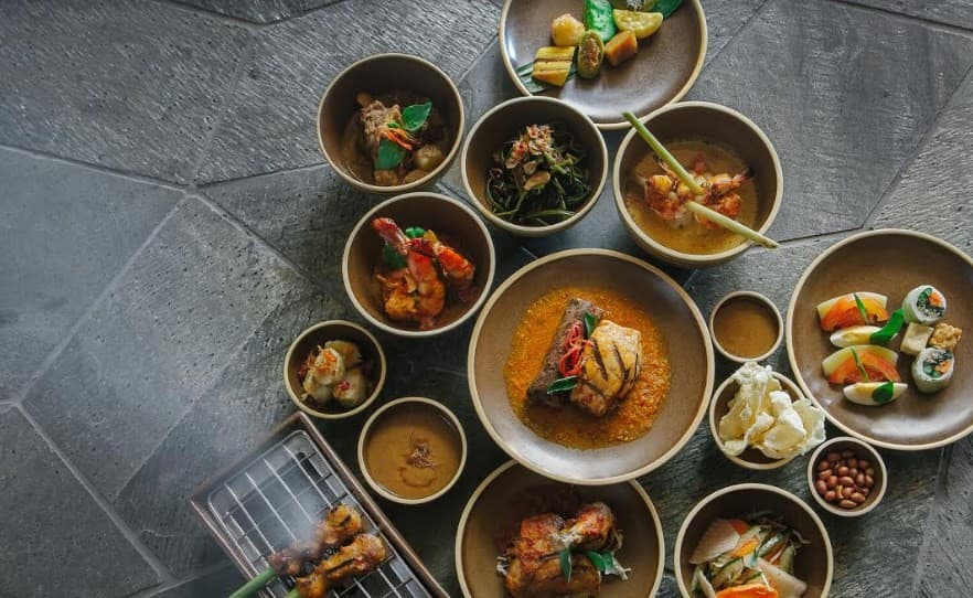 Hidangan premium Marriott International bisa dipesan lewat aplikasi ojol. 