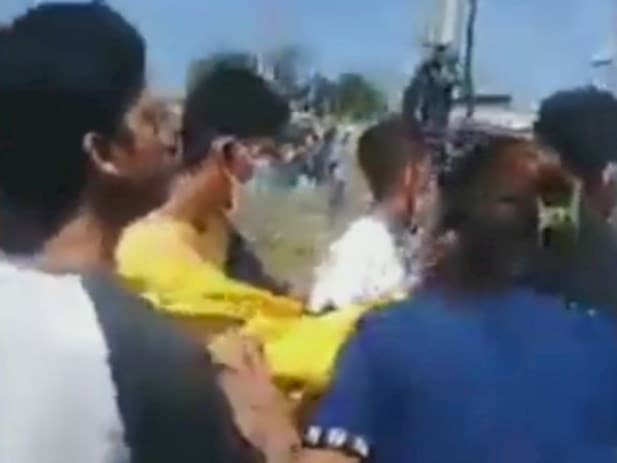 Keluarga bawa paksa jenazah dari rumah sakit. (Foto: Istimewa)