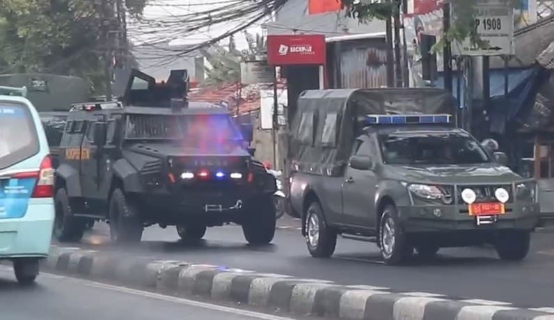 TNI Datangi Markas FPI