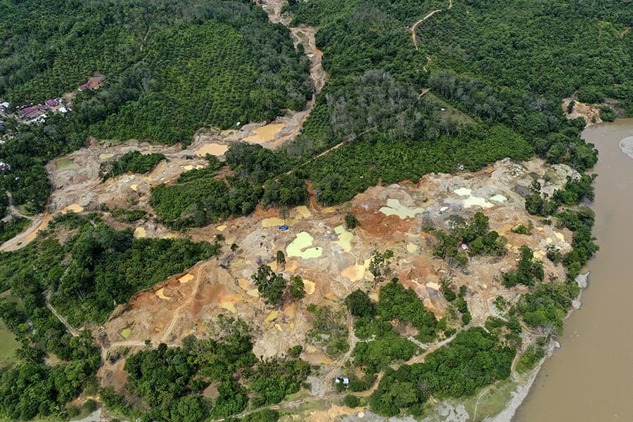 Tambang emas ilegal di Aceh (foto: Mongabay)