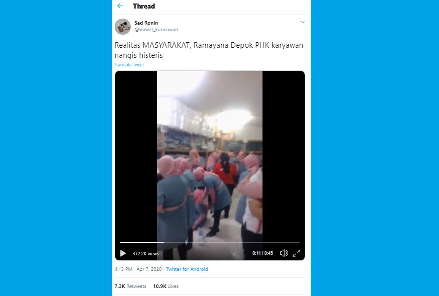 Viral Video Karyawan Ramayana Nangis Histeris Gegara Kena PHK (Foto: Istimewa)