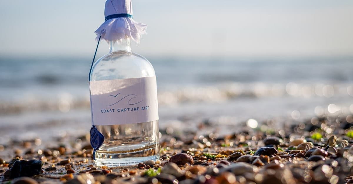 Dijual botol berisi udara pantai paling segar (Foto:Istimewa)