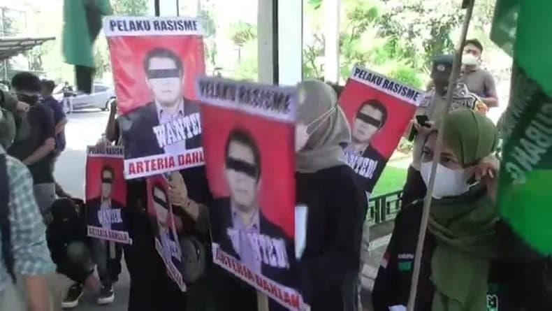 Demo Arteria Dahlan di kantor Bupati Subang (Foto:iNews/Yudi Heryawan Juanda)  
