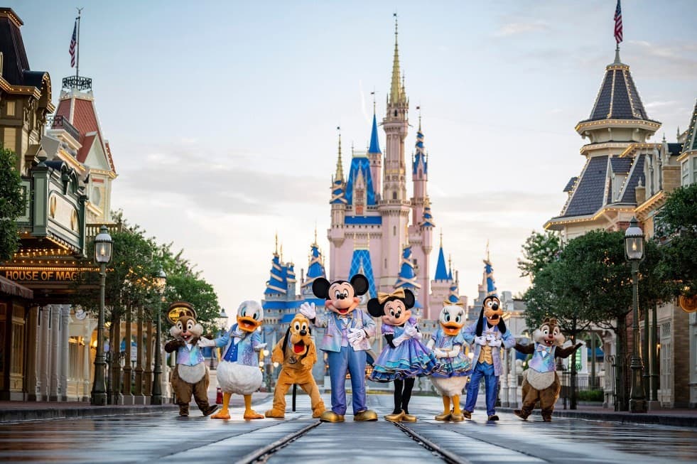 Ilustrasi Disney buka lowongan pekerjaan. (Foto: Travel and Leisure)