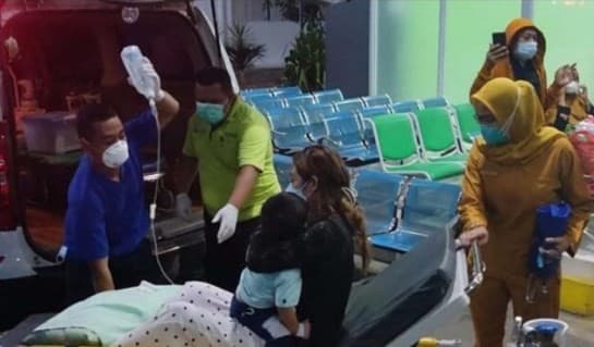Gala Sky terus memanggil nama Vanessa Angel. (Foto: Istimewa)