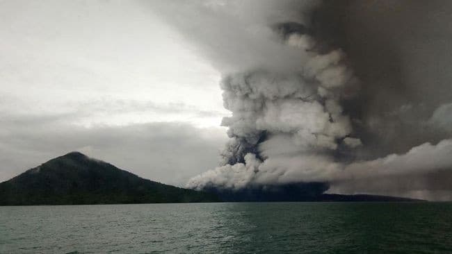 Gunung Anak Krakatau (Foto: AFP/STR)