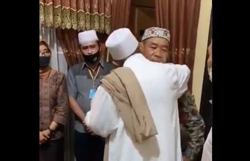  Habib Umar Assegaf berdamai dengan Satpol PP yang bertikai denganya (Foto:Istimewa)