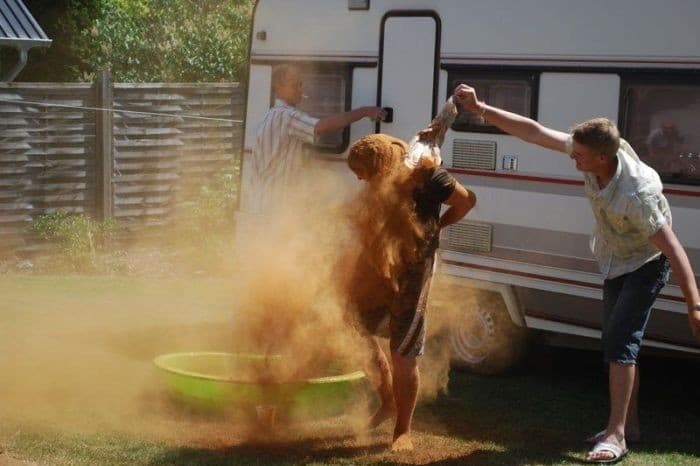 ilustrasi cinnamon challenge bagi kaum jomblo di Denmark (doc: jitunews.com)