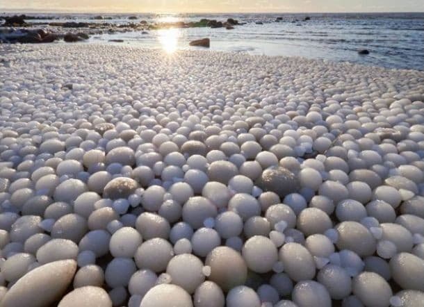 Telur es di sepanjang  di Pulau Hailuoto (foto:Istimewa)