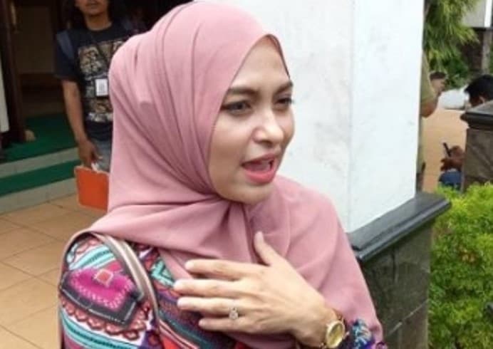 Istri Bahar bin Smith, Fadlun Faisal Balghoits