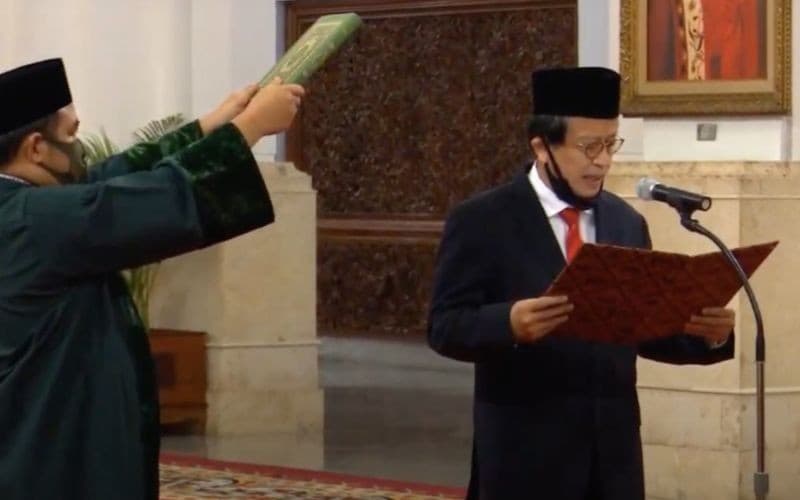 Dian Ediana Rae baca sumpah di istana (Foto:Istimewa)