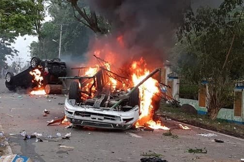 Kerusuhan di Mandaling Natal (Foto:Istimewa)