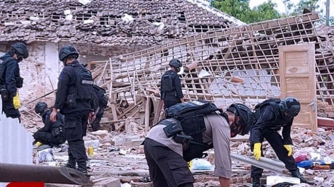 Rumah warga hancur akibat bom bondet (Foto:Istimewa)