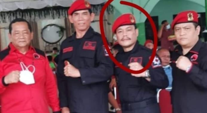 Identitas pelaku penganiaya pelajar yang viral dibongkar netizen. 