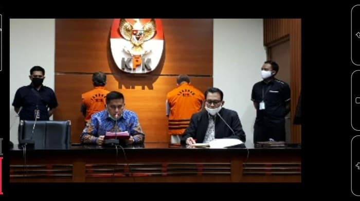 Penahanan dua tersangka kasus suap lapas Sukamiskin (Foto:KPK)
