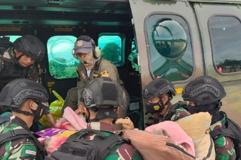 Ilustrasi Pemindahan Jenazah Anggota TNi (Foto: ANTARA/Penerangan Kodam XVII/Cenderawasih)