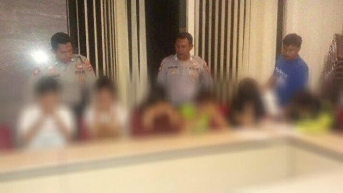 Kehabisan Uang usai Berlibur, Enam ABG Ini Open Booking dengan Tarif Rp 300 Ribu (Foto: Humas Polres Banjarbaru)